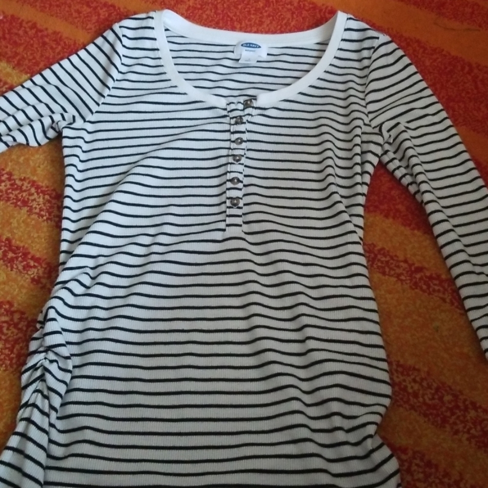 Maternity top small